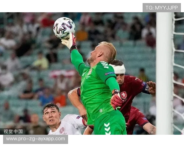 不莱梅通过传中不断制造抢点机会